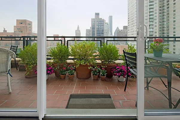 Sold by Corcoran | media 25