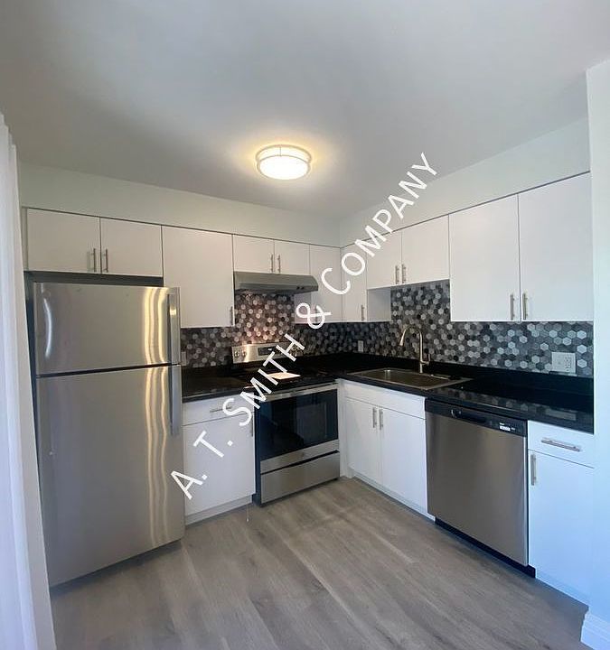1st image of 2477 Pierce St #14