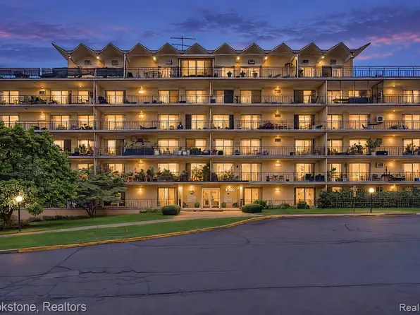 8300 E Jefferson Ave APT 308, Detroit, MI 48214