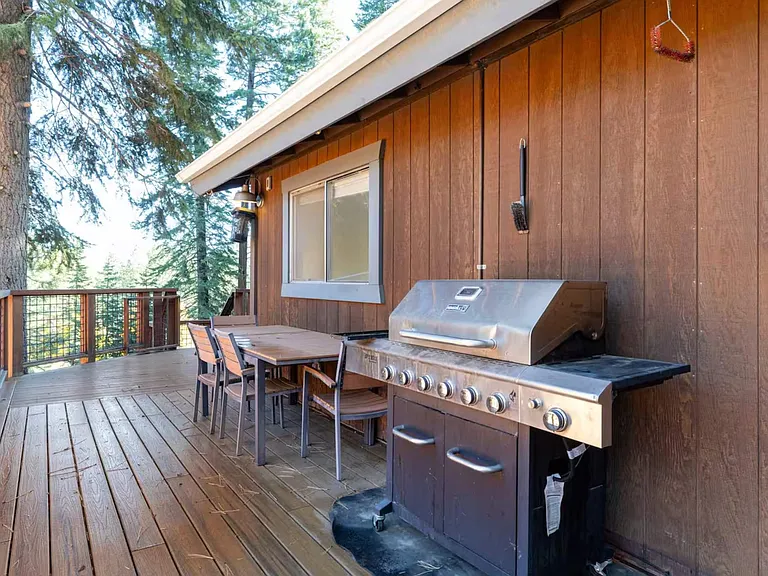 10990 Palisades Dr — Photo 28