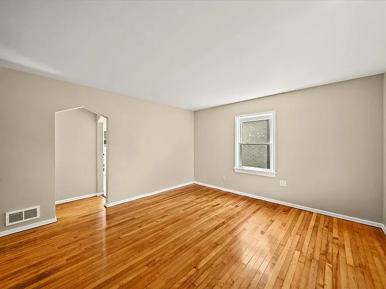 204 Stevenson Rd — Photo 6