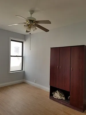 Rented by Space Link Realty | media 7