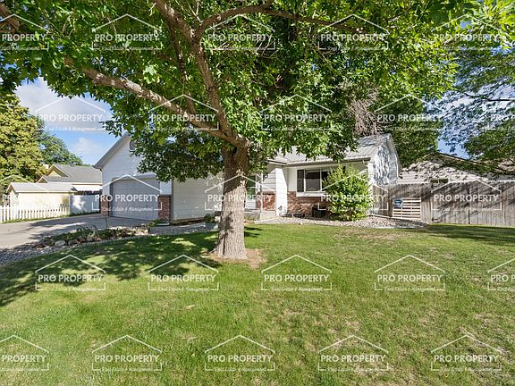 3rd image of 2526 10th St SW