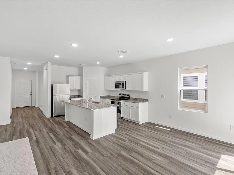 140 Mullen Way — Photo 3