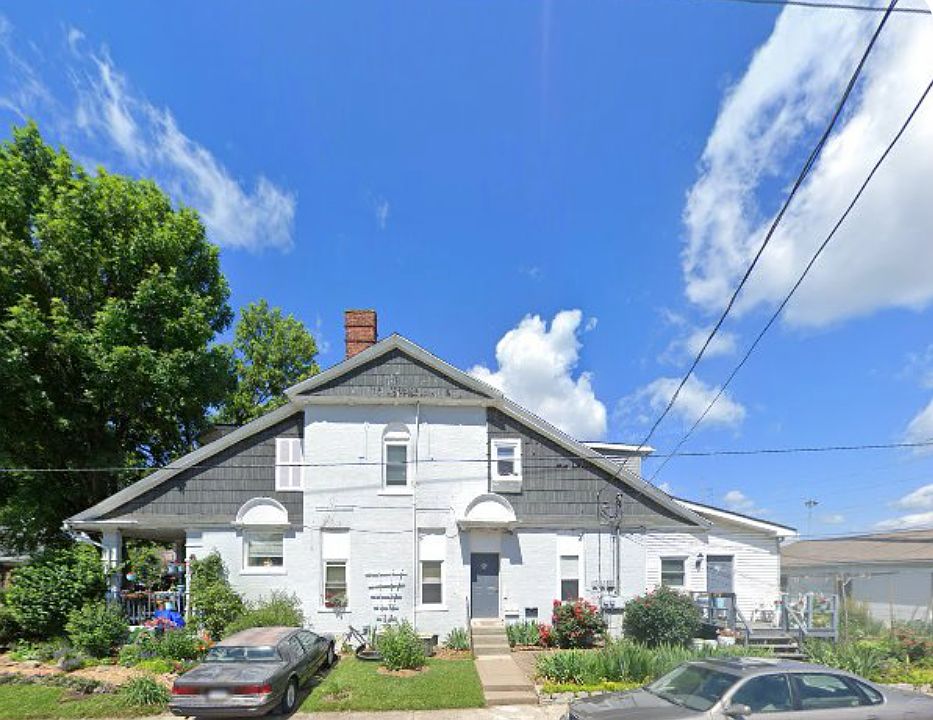 1st image of 220 E Delaware St APT B