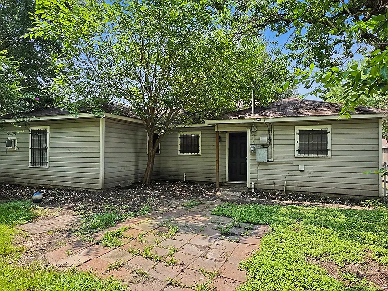 1223 Shawnee St — Photo 18