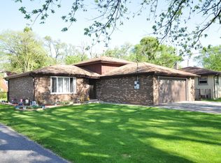 10815 S Neenah Ave, Worth, IL 60482