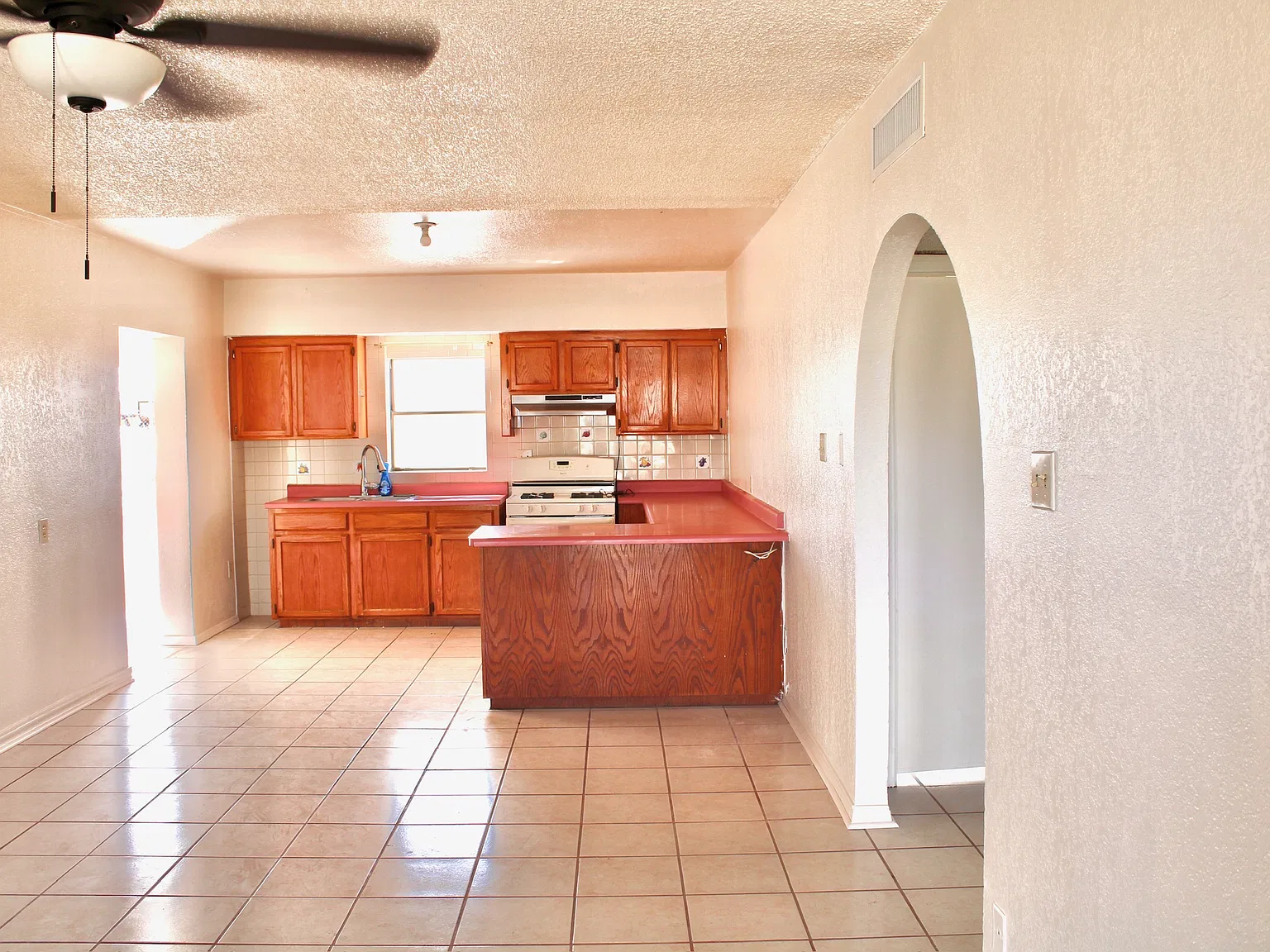2 bed, 1014 sqft, $1,150 — Photo 3