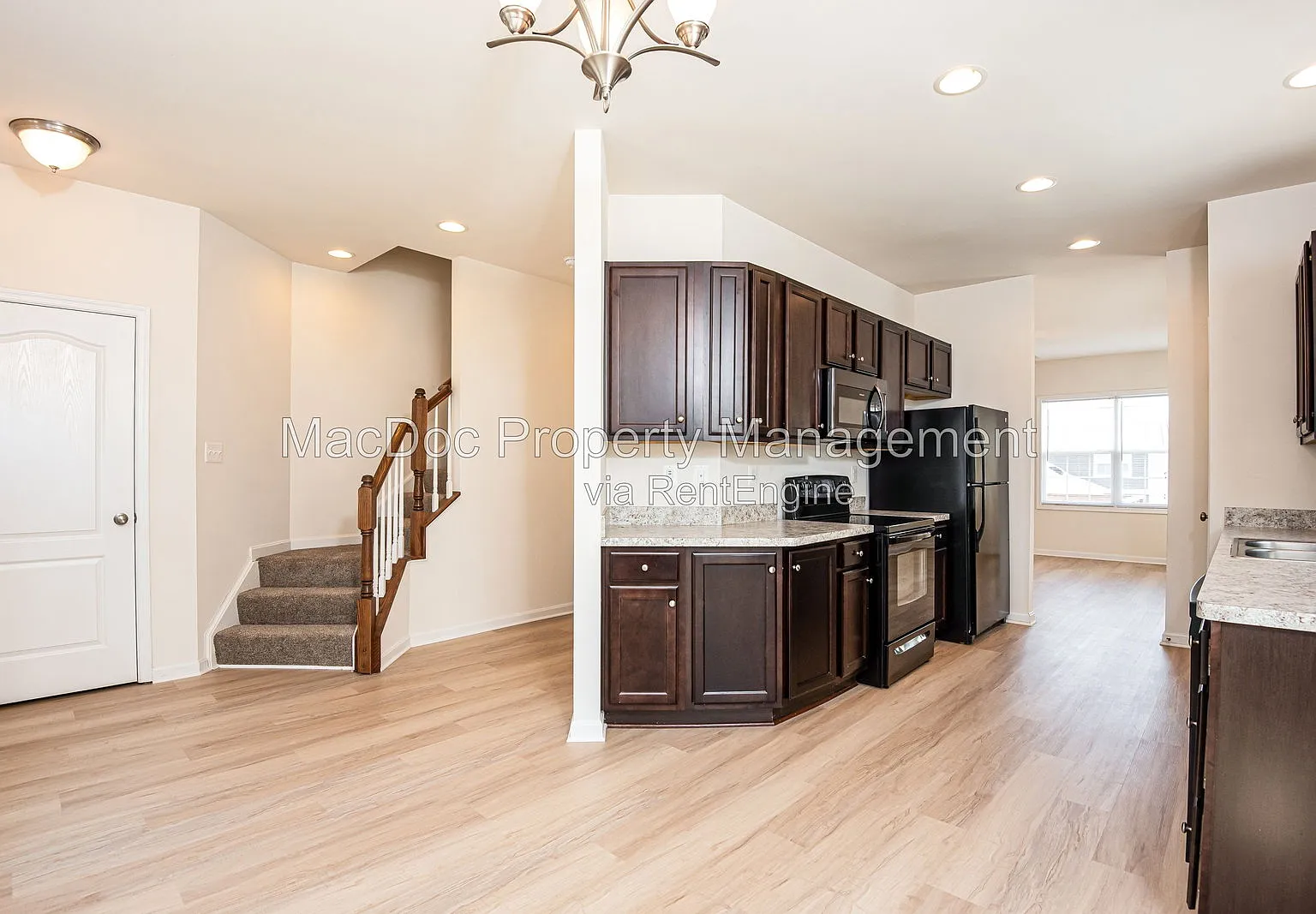 3 bed, 3.5 bath, 2160 sqft, $2,245 — Photo 3