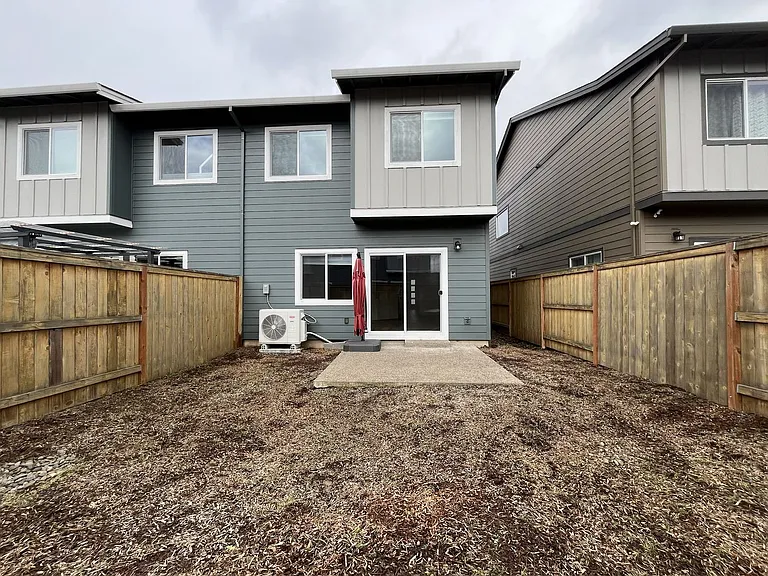 2875 S Magnolia Dr — Photo 43