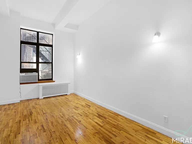 43 W 16th St #2G — Photo 1