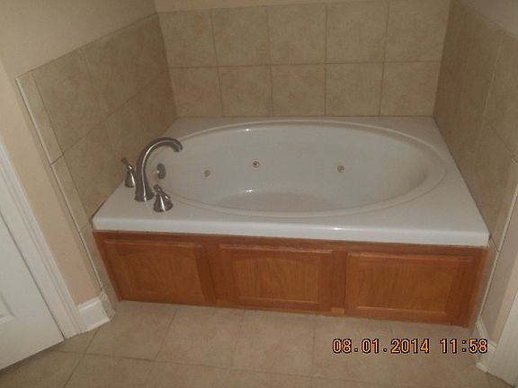 4th image of 410 Summerfest Dr