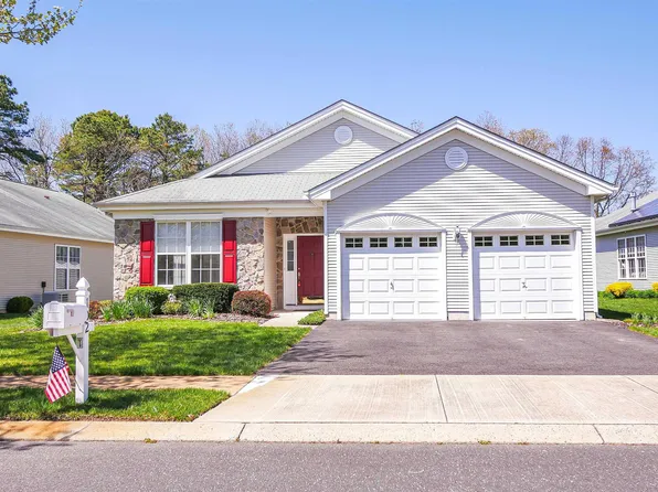 102 Newcastle Ct, Galloway, NJ 08205