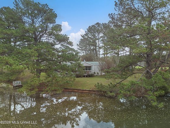 4th image of 25184 Clarke Rd
