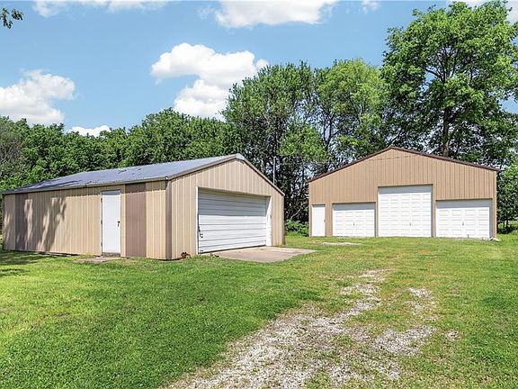 3rd image of 10784 SW 70th St