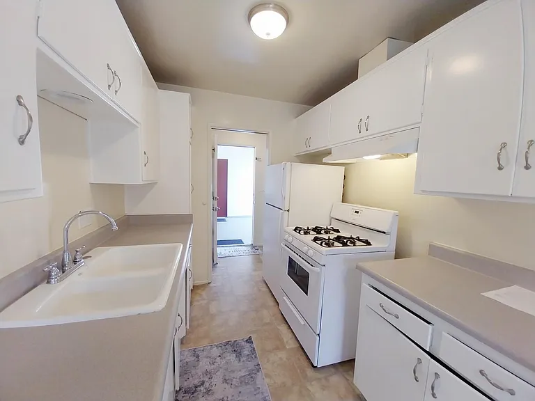 2937 N Garey Ave — Photo 11