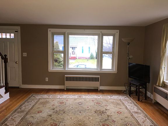 5th image of 145 Clyde Ave