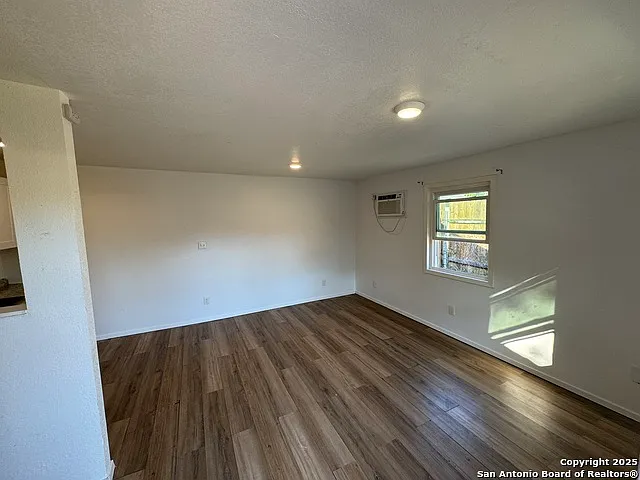 Studio, 1.0 bath, 1334 sqft, $800 — Photo 2