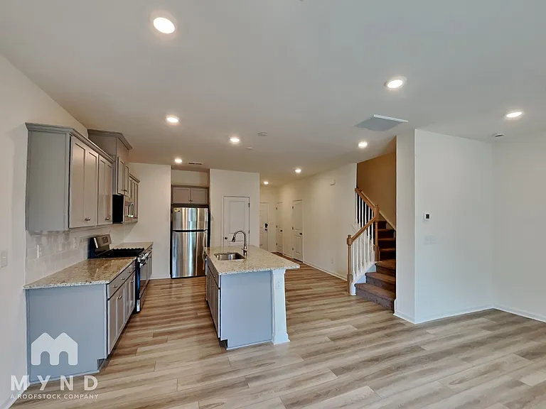5213 Maynard Hill Dr — Photo 2