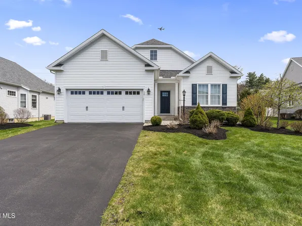 12 TwinFlower Court, Glenmont, NY 12077