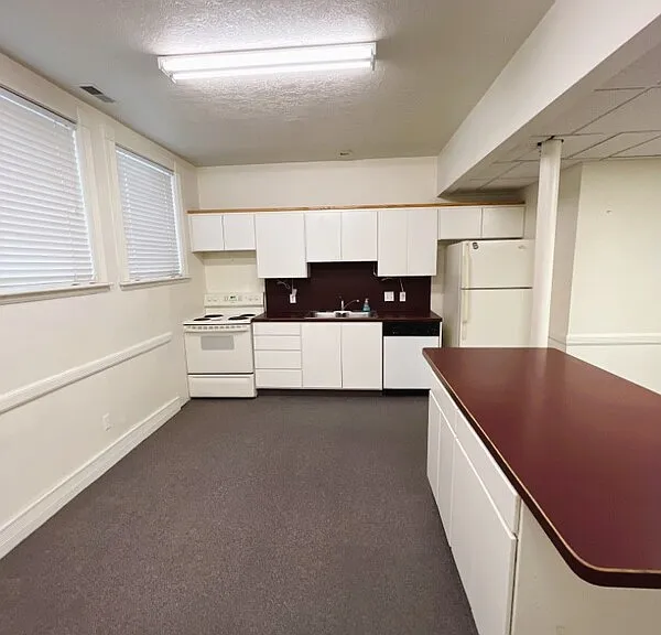 18 N 200 E #102 — Photo 2