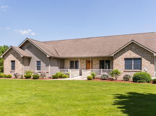 8401 Perry Rd, Dekalb, IL 60115