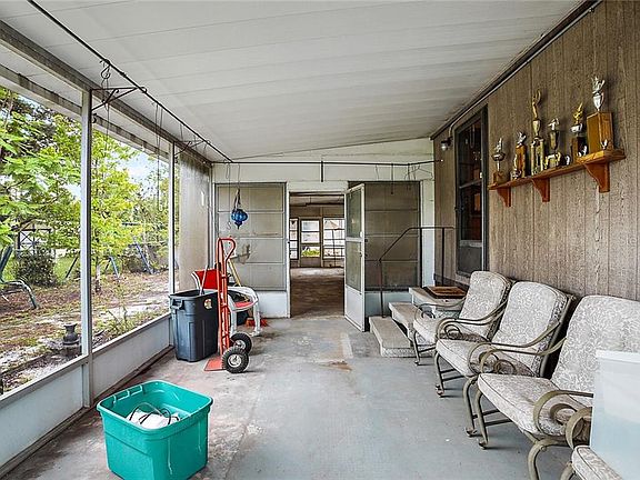 4th image of 34519 Oak Ave