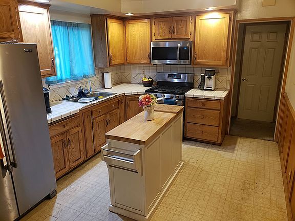 3rd image of 2030 Sandalwood Dr