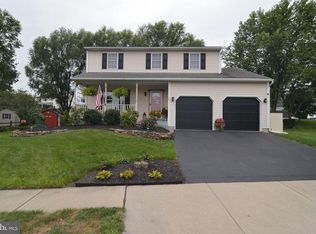 17 Dallas Ln, Sinking Spring, PA 19608