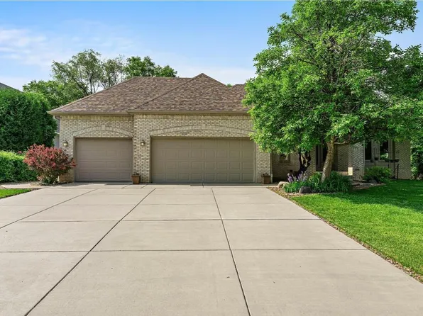 2701 Ashley Ter, New Brighton, MN 55112