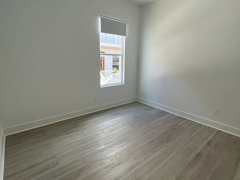 817-19 Adams St #817 — Photo 10