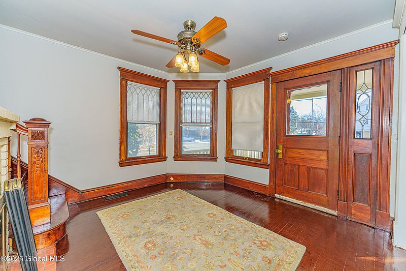 5th image of 839 Bedford Road