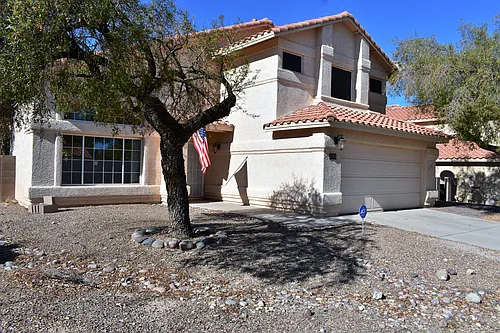 2065 N Jennifer Ave Photo 1