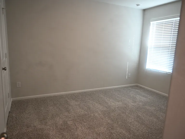 1012 Portina Dr — Photo 23