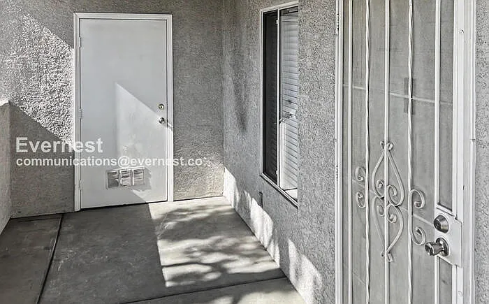5922 W Vegas Dr — Photo 20