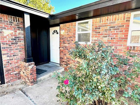 4th image of 616 Lotus Ave