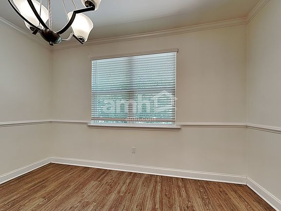 5th image of 223 Swan Dr