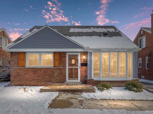 1139 16th St, Wyandotte, MI 48192