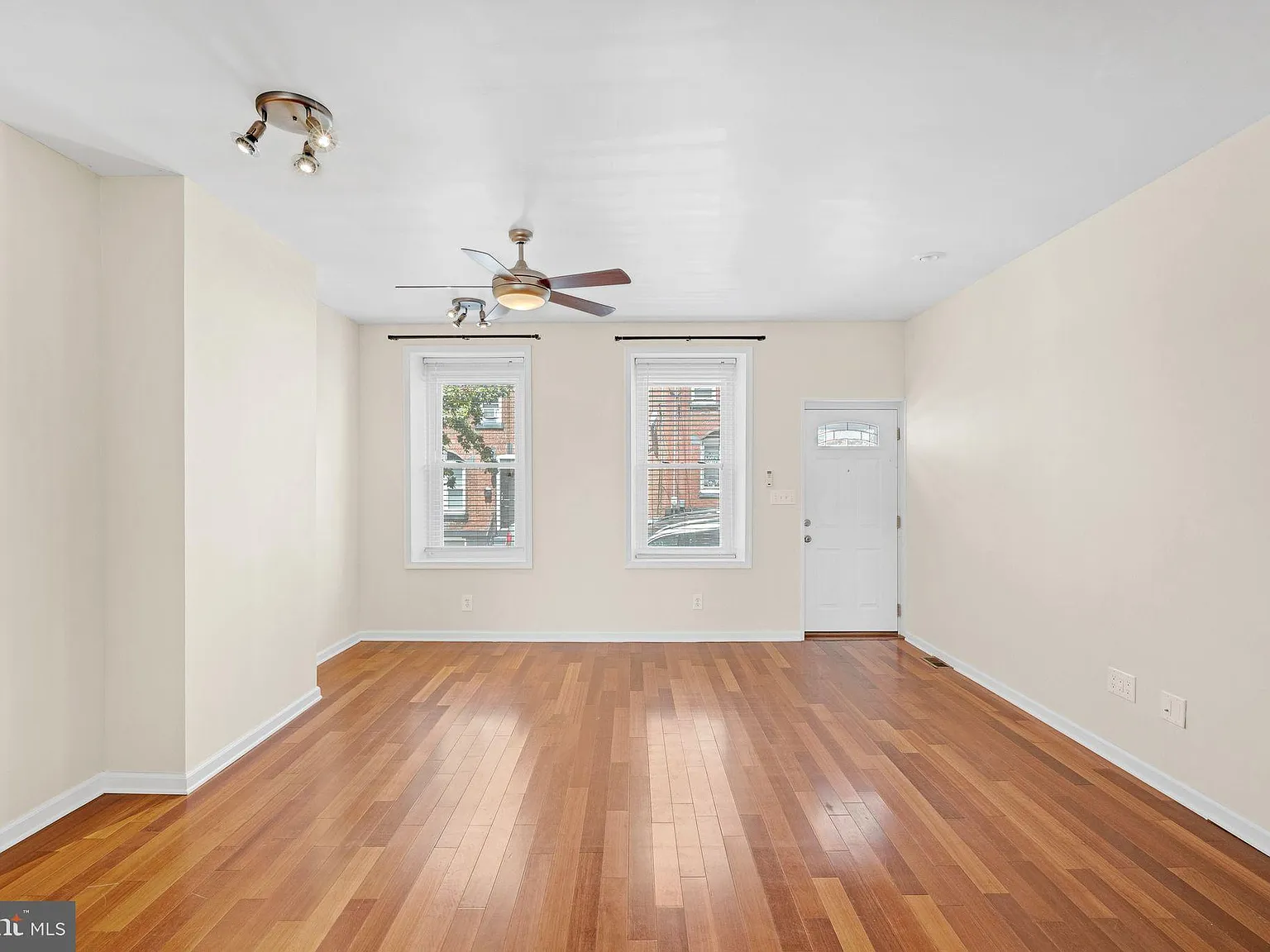 3 bed, 2.5 bath, 1920 sqft, $2,750 — Photo 3