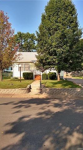 2nd image of 709 Vine St