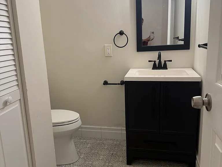 4610 Acton Ct — Photo 7