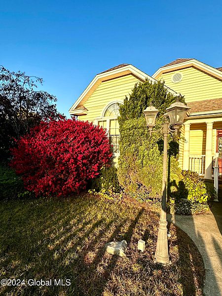 4th image of 2138 Greenpoint Avenue