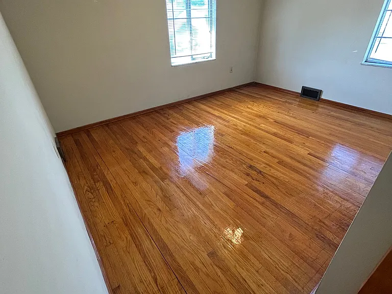 225 Alries St — Photo 11