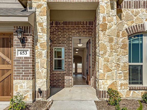 5th image of 653 Midsummer Hill