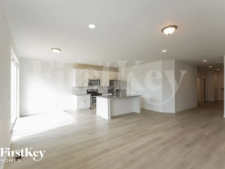 14593 Normande Dr — Photo 4