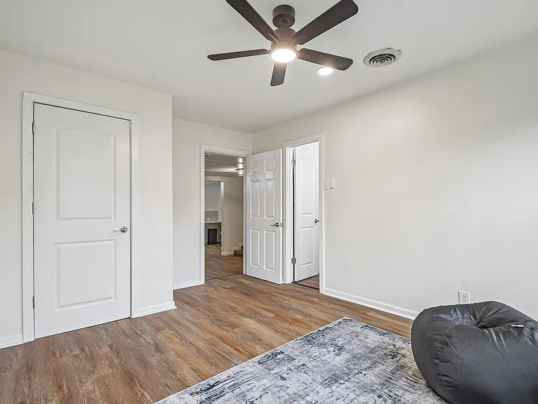 605 Bishop St — Photo 29