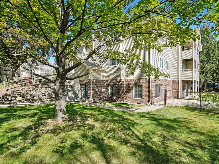 Enjoy our well-maintained grounds featuring mature trees and green grassy areas, professionally operated by Highlands Vista Group.