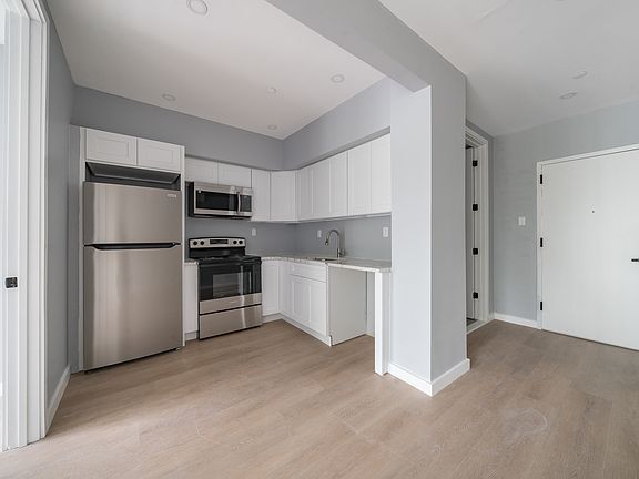 4th image of 3511 Farragut Rd #3A