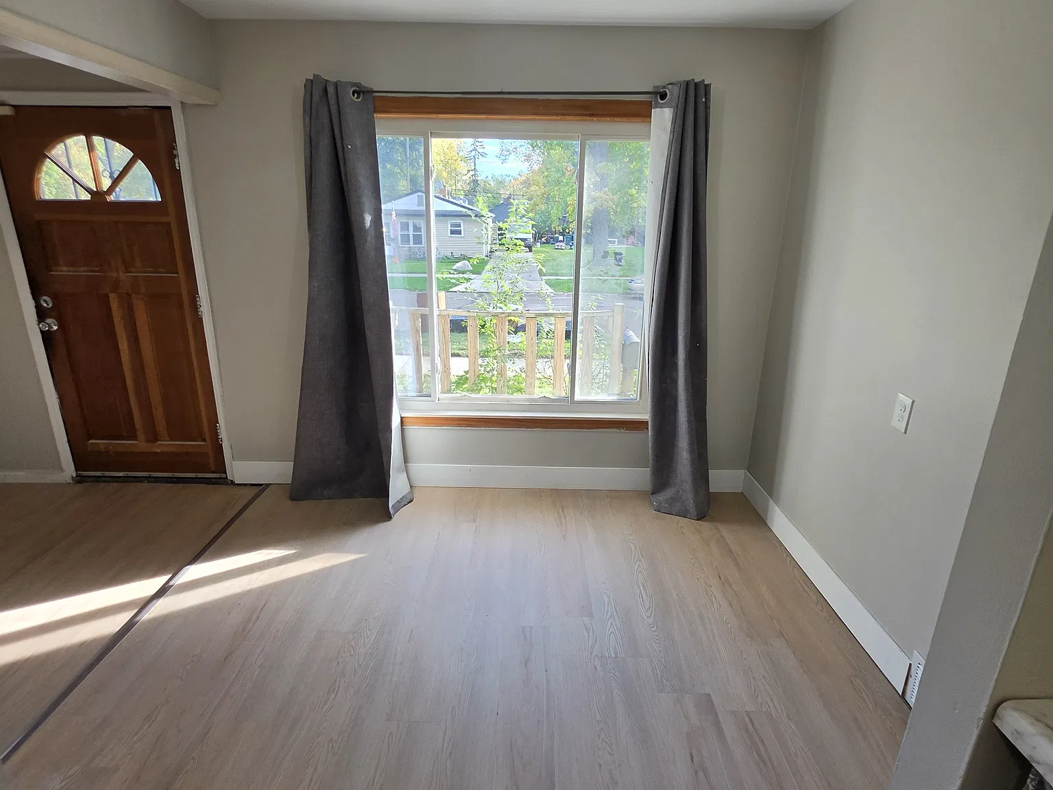 3 bed, 1000 sqft, $1,575 — Photo 4