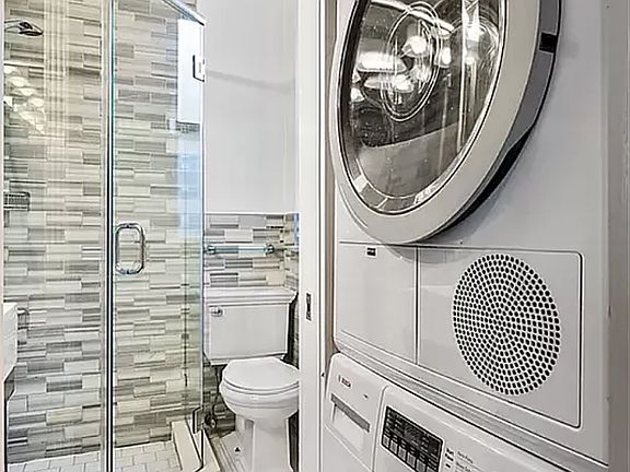 5th image of 309 E 8th St APT E1